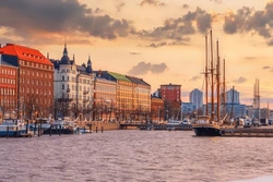 Helsinki waterfront – where locals and visitors meet the city Scenic view of Helsinki’s Pohjoisranta – as featured in the Local Helsinki Guide